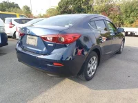 Mazda AXELA лот № 10832 оценка 4  с аукциона в Японии 2