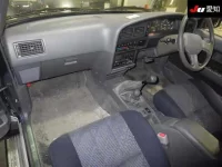 Toyota HILUX SURF лот № 4281 оценка 3.5  с аукциона в Японии 2