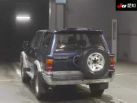 Toyota HILUX SURF лот № 4281 оценка 3.5  с аукциона в Японии 1