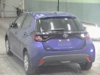Toyota YARIS лот № 115 оценка 4  с аукциона в Японии 1