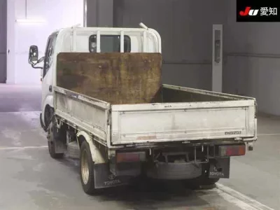 Toyota DYNA  с аукциона в Японии