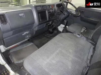 Toyota DYNA  с аукциона в Японии