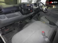 Toyota DYNA лот № 20074 оценка 3  с аукциона в Японии 2