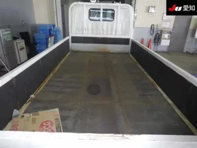 Toyota DYNA  с аукциона в Японии