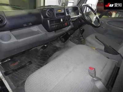 Toyota DYNA  с аукциона в Японии