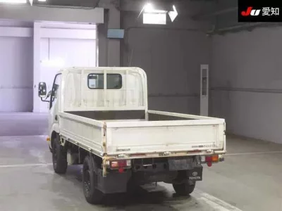 Toyota DYNA  с аукциона в Японии