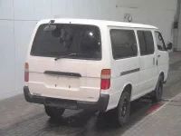 Toyota HIACE VAN лот № 8047 оценка R  с аукциона в Японии 3