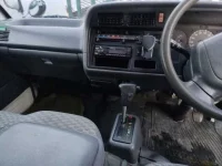 Toyota HIACE VAN лот № 8047 оценка R  с аукциона в Японии 4