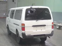 Toyota HIACE VAN лот № 8047 оценка R  с аукциона в Японии 1