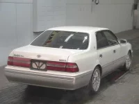Toyota CROWN лот № 7101 оценка R  с аукциона в Японии 3