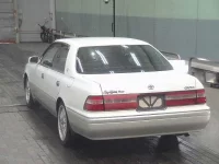Toyota CROWN лот № 7101 оценка R  с аукциона в Японии 1