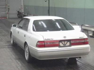 Toyota CROWN  с аукциона в Японии