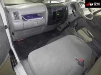 Toyota DYNA лот № 7008 оценка 3.5  с аукциона в Японии 2