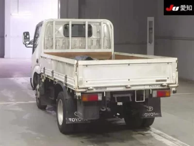 Toyota DYNA  с аукциона в Японии