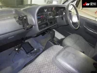 Toyota HIACE VAN лот № 7011 оценка R  с аукциона в Японии 2