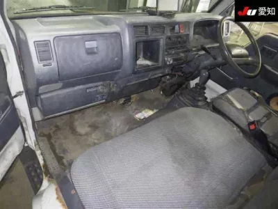 Toyota DYNA  с аукциона в Японии