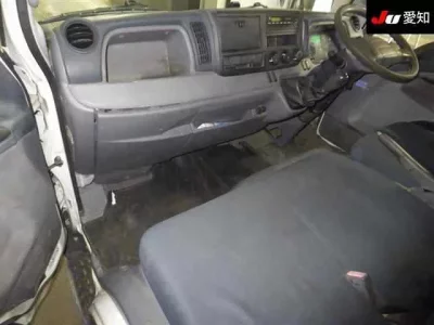 Mitsubishi FUSO TRUCK  с аукциона в Японии