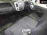Nissan CARAVAN VAN лот № 20103 оценка 3  с аукциона в Японии 2