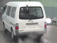 Mitsubishi DELICA лот № 8031 оценка R  с аукциона в Японии 1