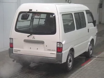 Mitsubishi DELICA  с аукциона в Японии
