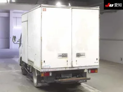 Toyota DYNA  с аукциона в Японии