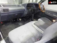 Toyota HIACE VAN лот № 20130 оценка 3  с аукциона в Японии 2