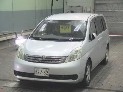 Toyota ISIS  с аукциона в Японии