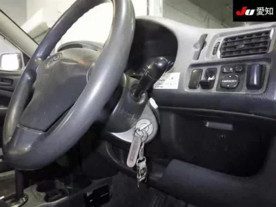 Toyota PROBOX  с аукциона в Японии