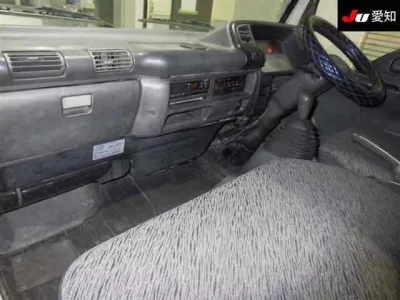 Isuzu ELF  с аукциона в Японии