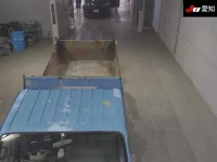 Isuzu ELF лот № 7057 оценка R  с аукциона в Японии 8