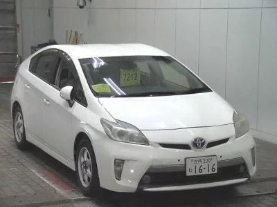 Toyota PRIUS PHV  с аукциона в Японии