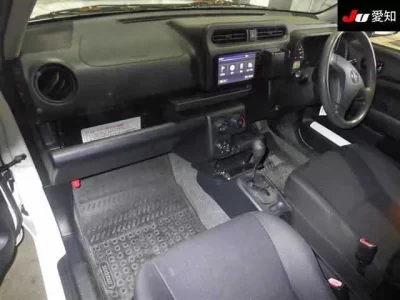 Toyota SUCCEED  с аукциона в Японии