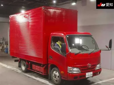 Toyota DYNA  с аукциона в Японии