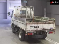 Hino DUTRO лот № 7070 оценка 3.5  с аукциона в Японии 1