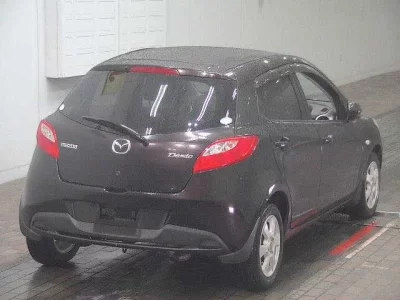 Mazda DEMIO  с аукциона в Японии