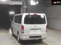Toyota HIACE VAN лот № 20182 оценка R  с аукциона в Японии 1