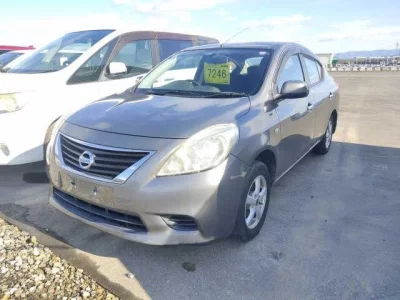 Nissan LATIO  с аукциона в Японии