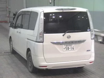 Nissan SERENA  с аукциона в Японии