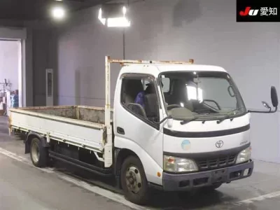 Toyota DYNA  с аукциона в Японии