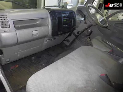 Toyota DYNA  с аукциона в Японии