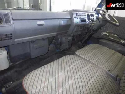 Mazda TITAN  с аукциона в Японии