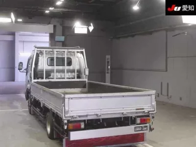 Toyota DYNA  с аукциона в Японии