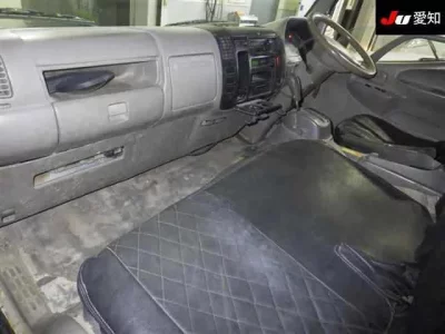 Toyota DYNA  с аукциона в Японии