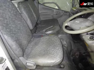 Hino DUTRO  с аукциона в Японии