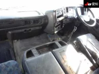 Nissan TRUCK лот № 8630 оценка 3.5  с аукциона в Японии 2