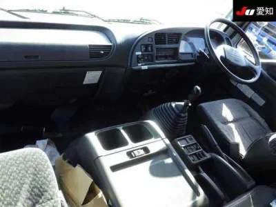 Isuzu FORWARD  с аукциона в Японии