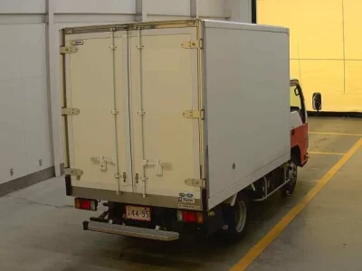 Isuzu ELF  с аукциона в Японии