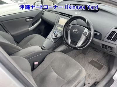 Toyota PRIUS  с аукциона в Японии