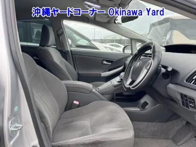 Toyota PRIUS  с аукциона в Японии