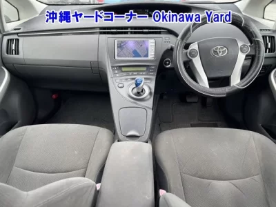 Toyota PRIUS  с аукциона в Японии